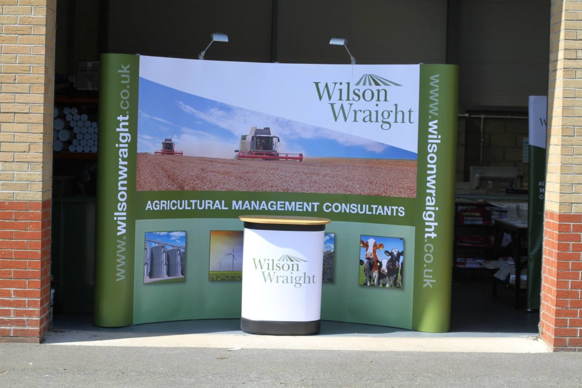 Wilson wraight pop-up stand